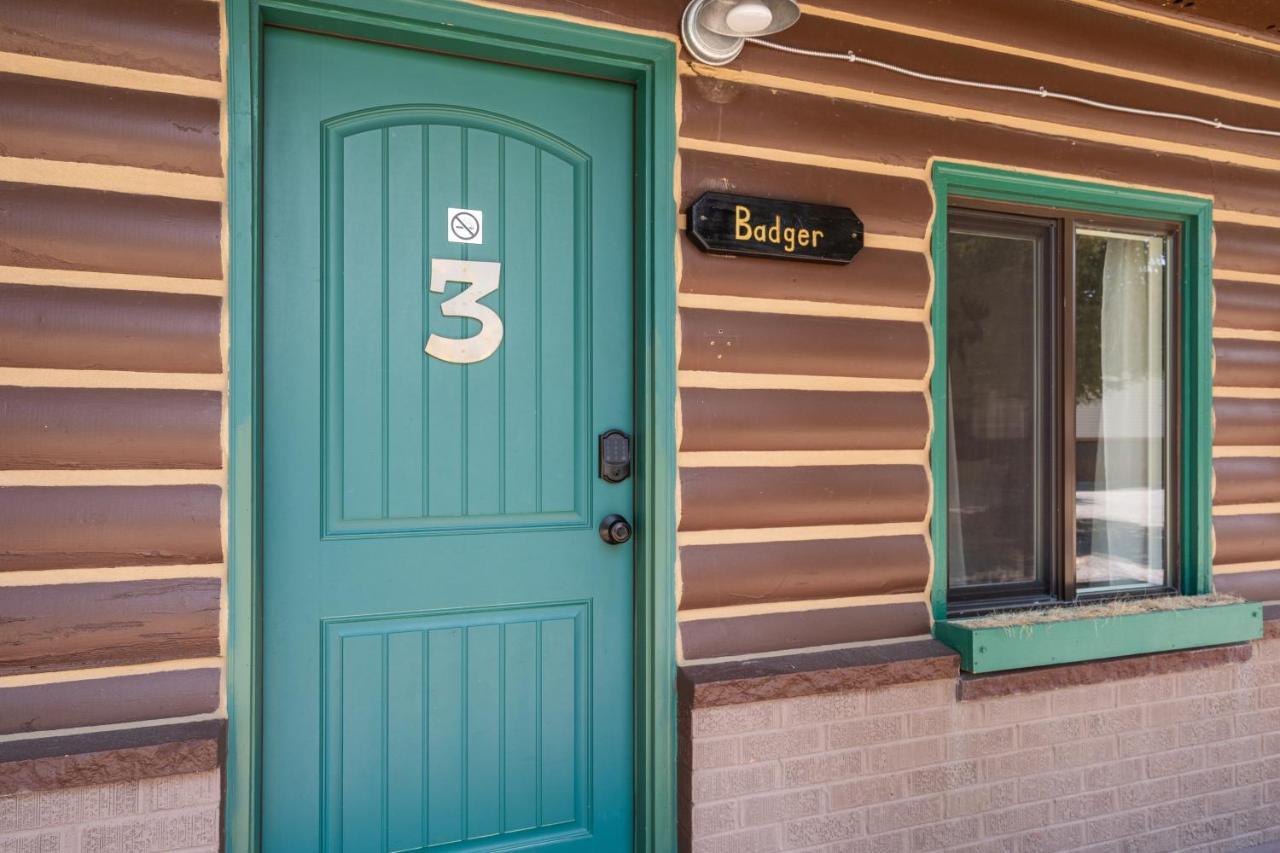 The Bucking Moose Hotel West Yellowstone Exterior foto
