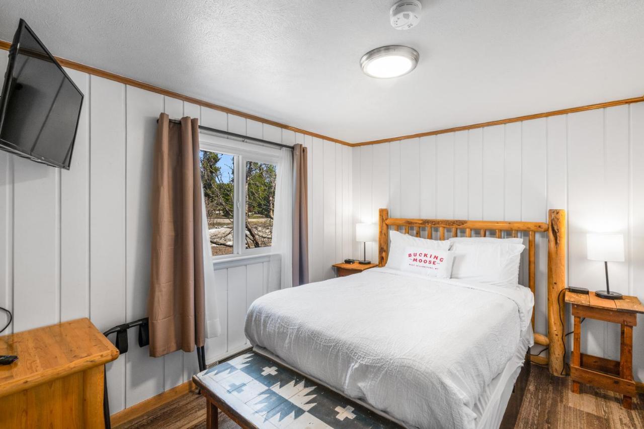 The Bucking Moose Hotel West Yellowstone Exterior foto