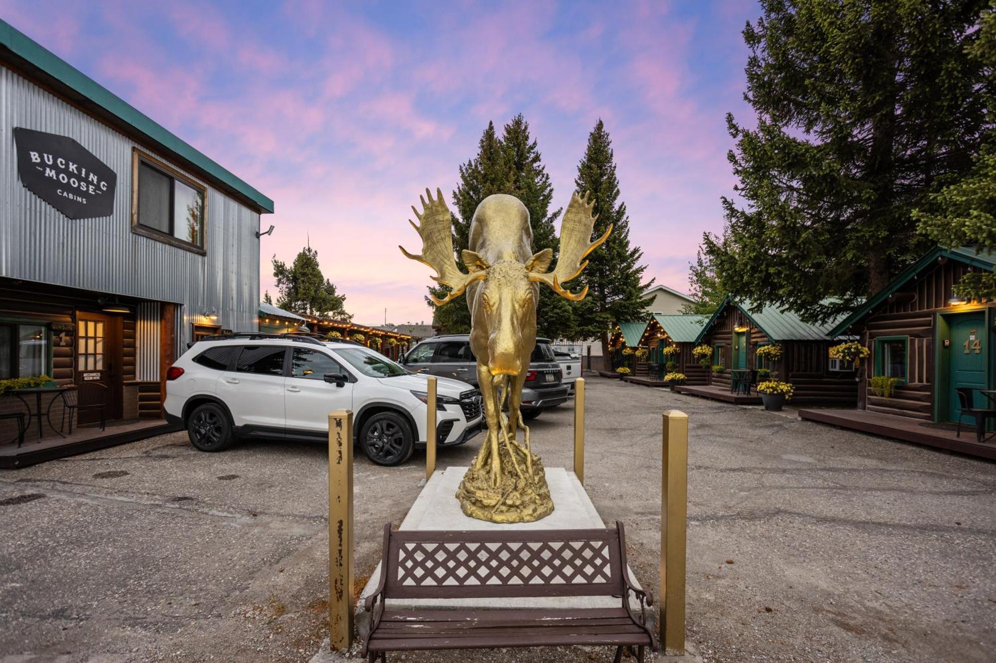 The Bucking Moose Hotel West Yellowstone Exterior foto